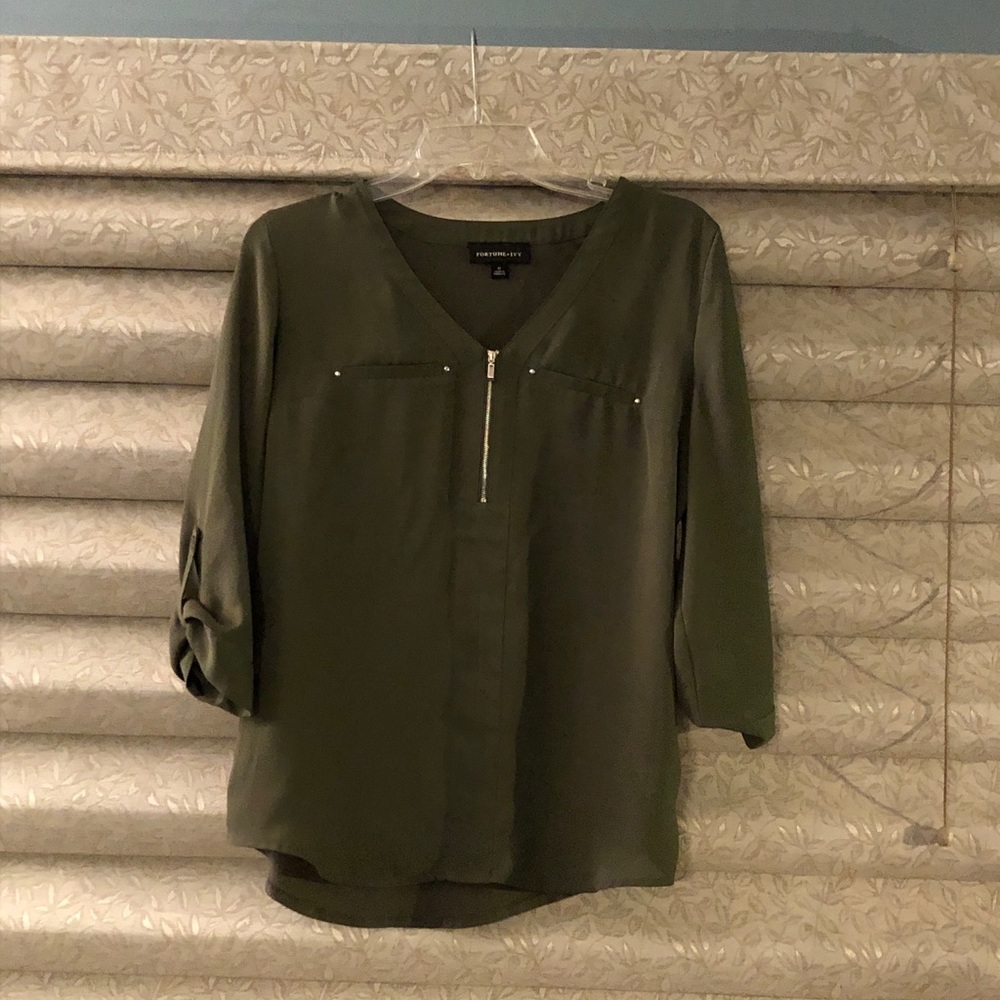 Fortune & Ivy olive blouse M EUC